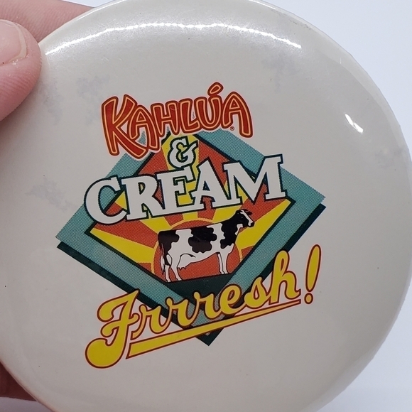 Kahlua & Cream Vintage round button pin collectors - Picture 3 of 5